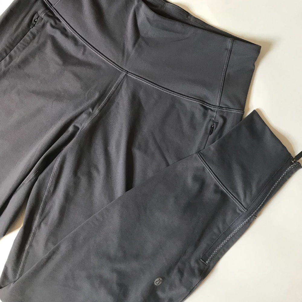Lululemon grey, jogger/legging pant in grey